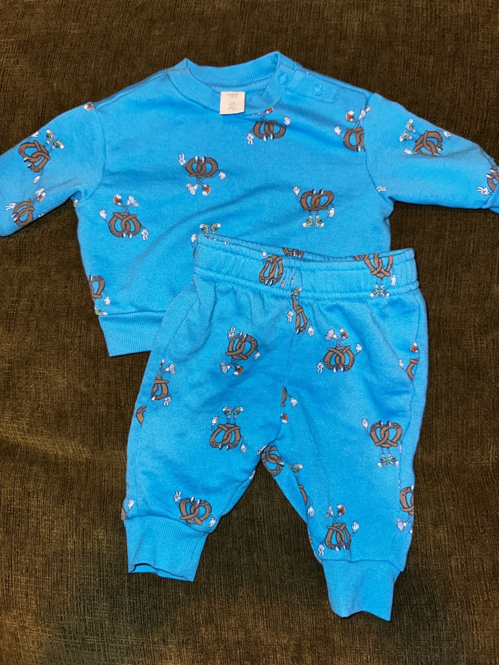Tucker + Tate Bright Blue Pretzel Print Baby Set